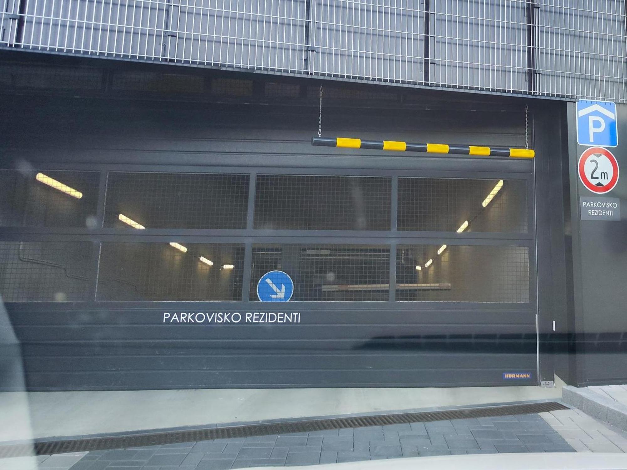 Yarn - Brand New - Free Parking - Balcony With City View - Central Shopping Mall Bratislava Exterior photo